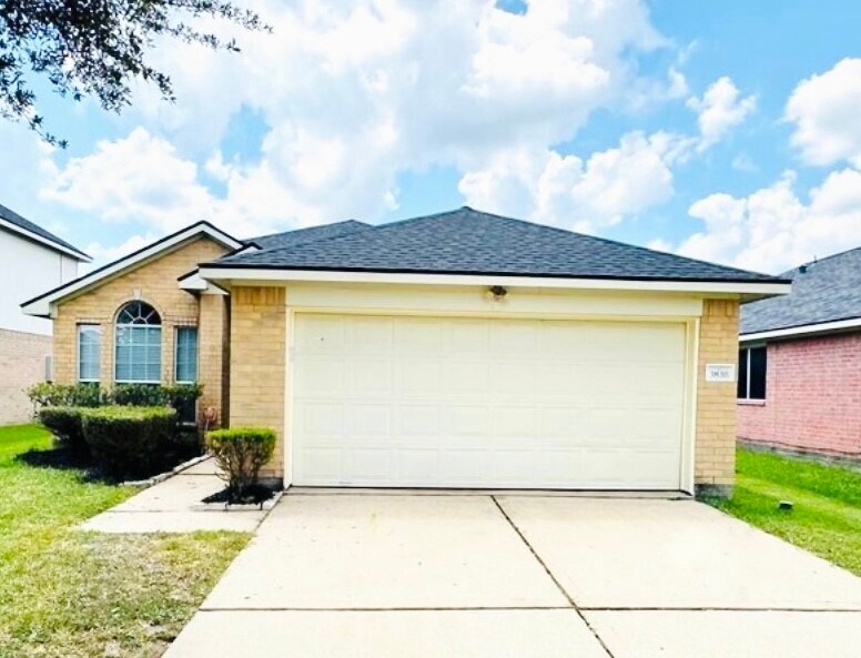 Foto principal - 3838 St Simon Manor Dr