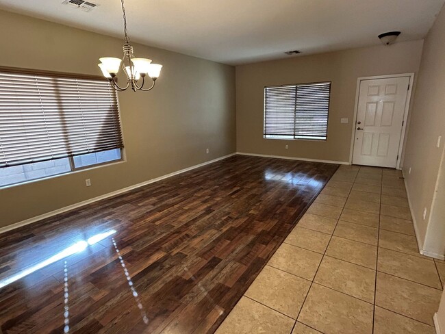 Foto del edificio - Spacious 5BR Duplex in Maricopa