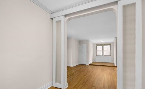 Primary Photo - 330 E 63rd St
