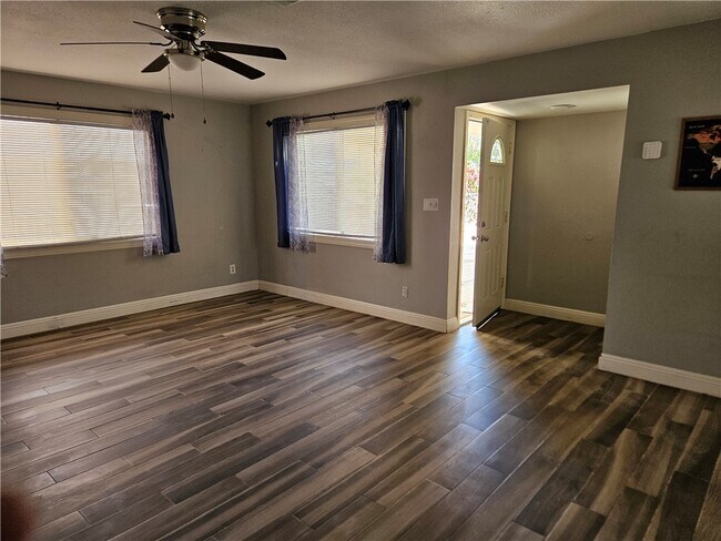 Foto del edificio - 1201 Puerta Vista