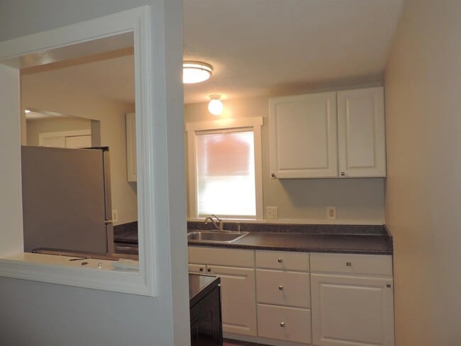 Building Photo - 34 Modena Dr