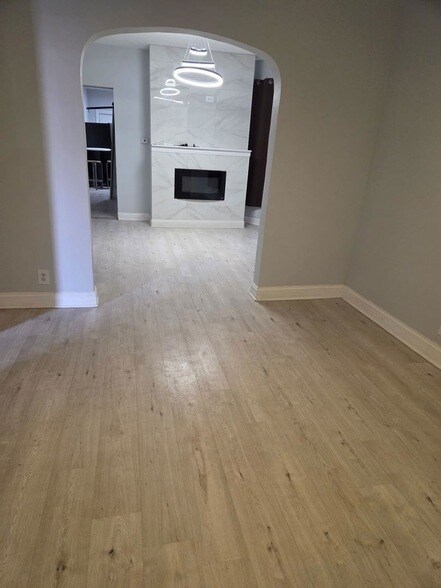 Foto del edificio - 6615 S Bishop St