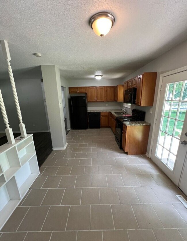Foto del edificio - Charming 3 Bedroom Home with Finished Base...