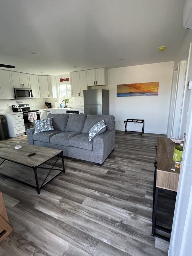 Building Photo - 4019 Atascadero Dr