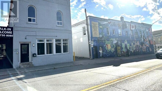 Building Photo - 9 Wellington St E