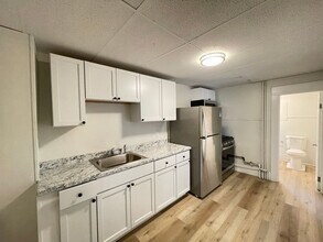 Building Photo - 53 Pennacook St