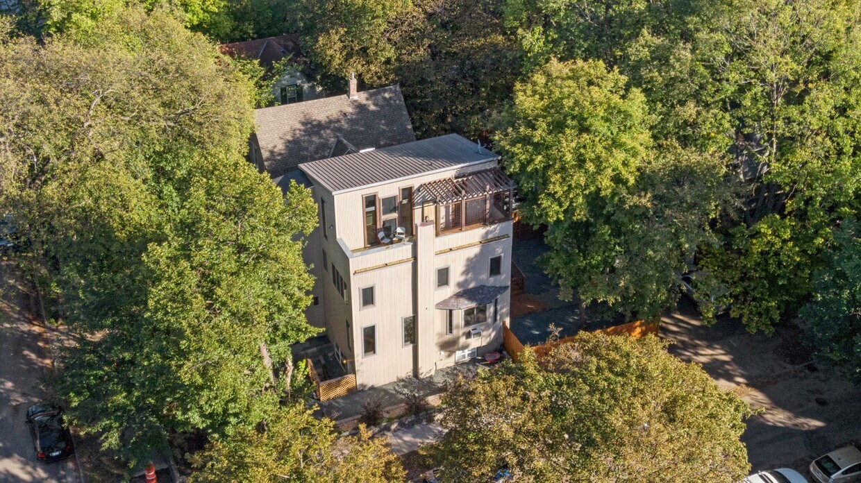 Primary Photo - 519 W 22nd St