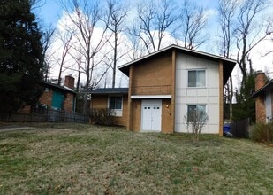Building Photo - 6421 Earlham Dr