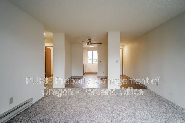 Foto del edificio - 14134 NE Sandy Blvd