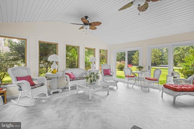 Foto del edificio - 4949 Idlewilde Rd