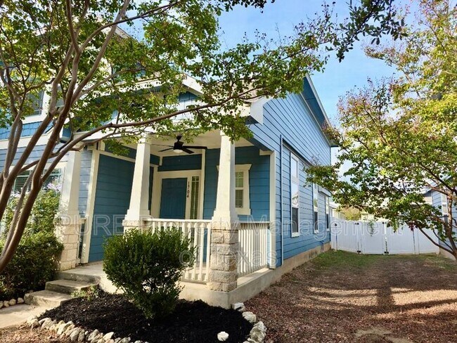 Foto del edificio - 1704 Sand Hills Dr