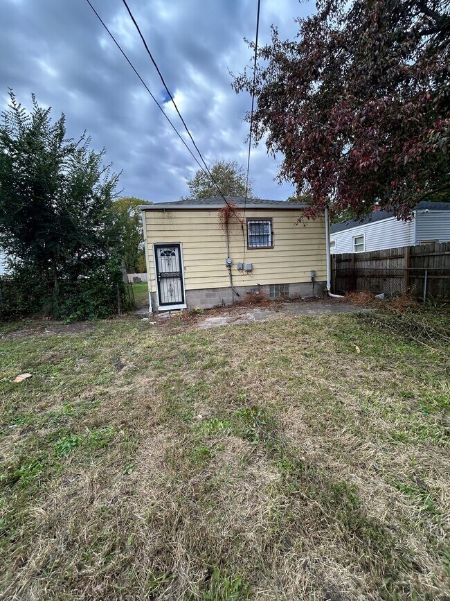 Foto del edificio - COZY 3 BEDROOM HOME WITH APPLIANCES