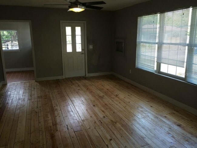 Photo - 3/2 COMING AVAILABLE! House