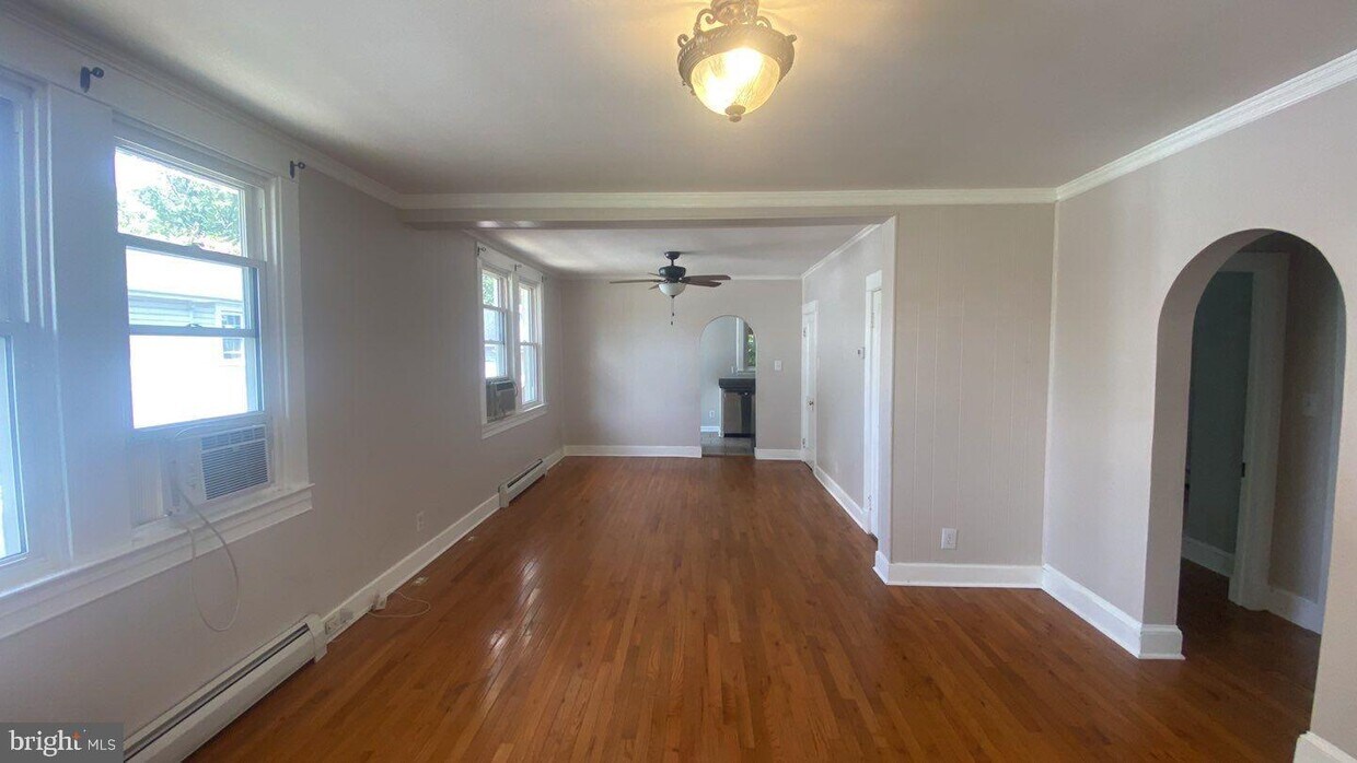 Primary Photo - 10 Ferdinand Ave