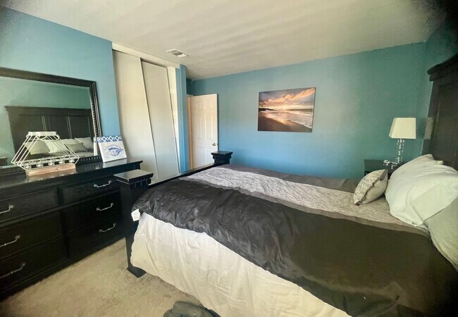 Foto del edificio - 27550 Hyssop Ln
