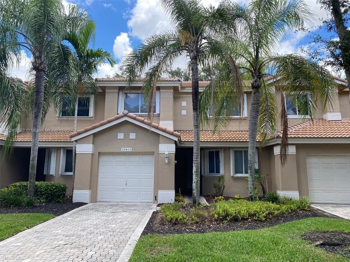 15813 SW 10th St, Pembroke Pines, FL 33027 Townhome Rentals in