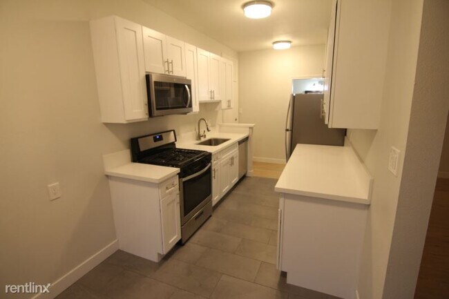 Foto del edificio - 1317 N Bronson Ave