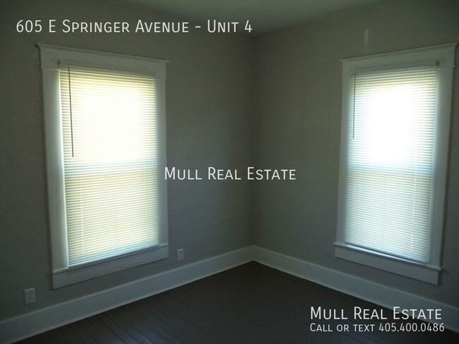 Building Photo - Nice and clean 1 bed 1 bath upstairs apart...