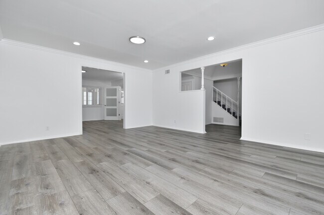 Building Photo - 23648 Emelita St