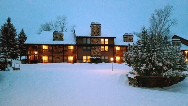 Logia del Lobo - 3615 N Wolf Creek Dr