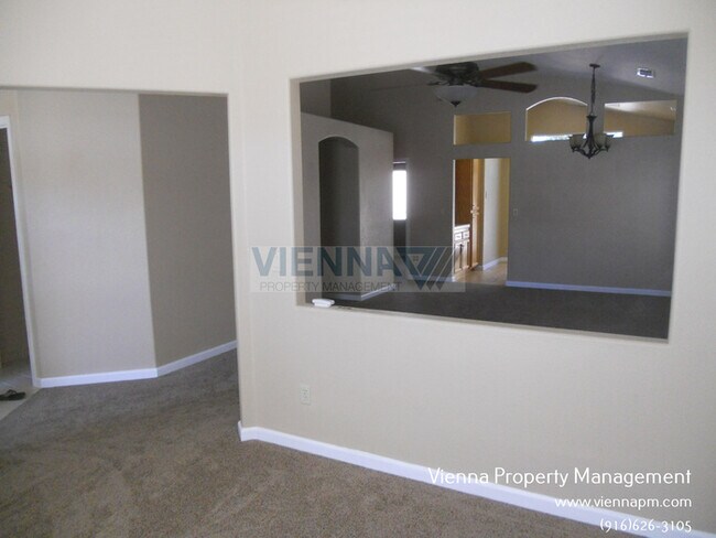 Building Photo - 5468 Havenhurst Cir