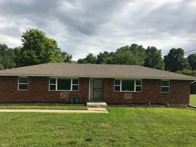 Foto del edificio - 2 br, 1 bath Apartment - 6915 Leavenworth Rd