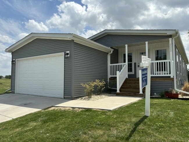 Building Photo - 5053 W Sawgrass Dr