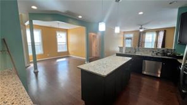 Building Photo - 6251 Sewells Point Rd