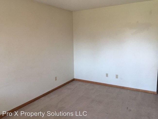 Building Photo - 404 E Adams St