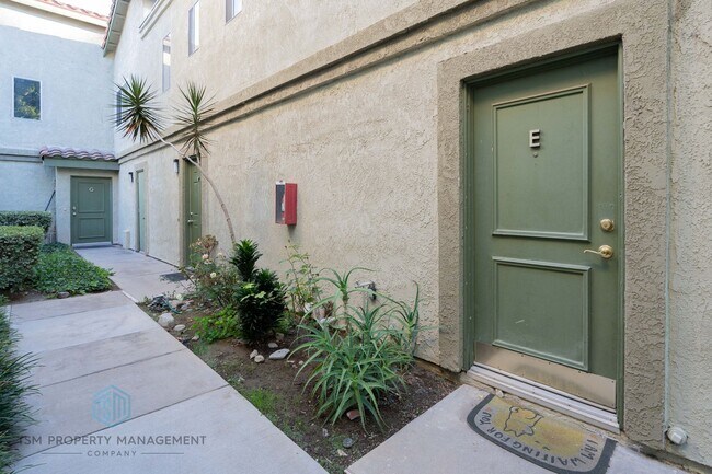 Foto del edificio - 8407 Spring Desert Pl