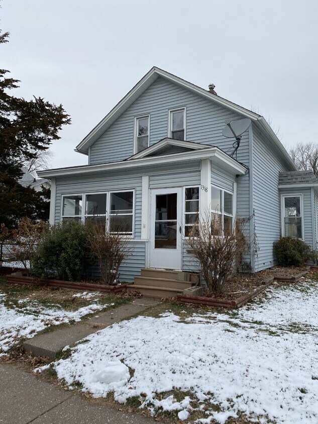 Primary Photo - 3 BEDROOM 1 BATHROOM HOUSE FOR RENT
