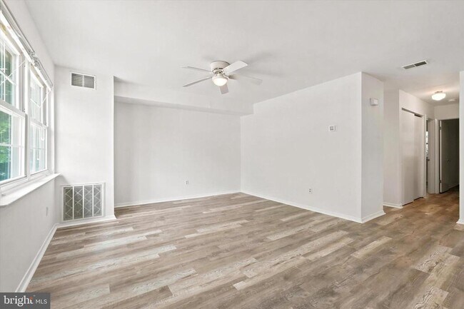 Foto del edificio - 175 Parker Ave