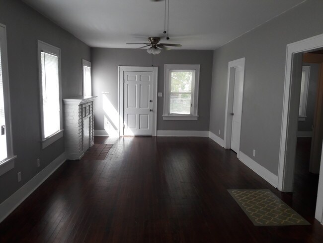 Sala de estar - 106 Jamaica St