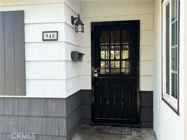 Building Photo - 945 W Berkeley Ct