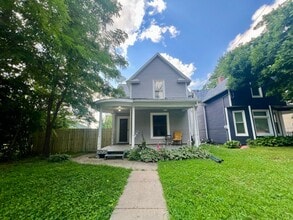 Building Photo - 1832 12th Ave