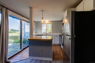Building Photo - 20 River Colony