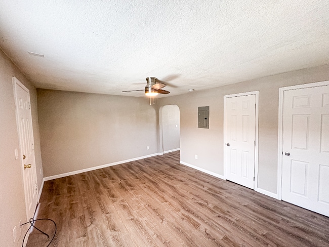 Building Photo - 1110 E Highland Ave