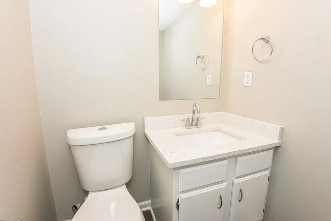 Building Photo - 1649 Roman Point Dr
