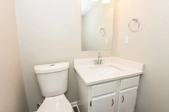 Building Photo - 1649 Roman Point Dr