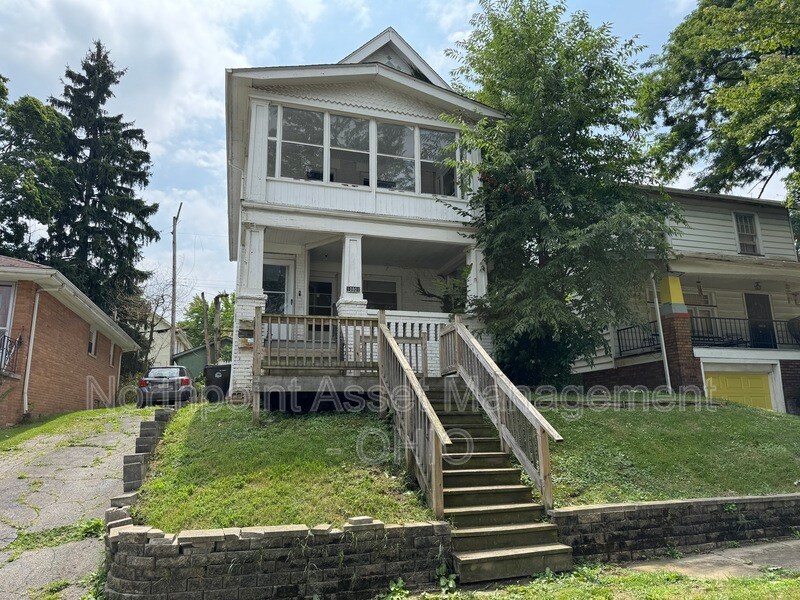 Primary Photo - 10801-10801 Fidelity Ave