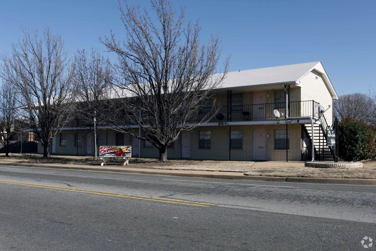 Primary Photo - Di Lea Apartments