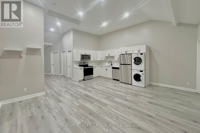 Building Photo - 286 Talbot St