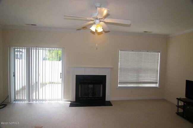 Building Photo - 104 Oak Towne Dr