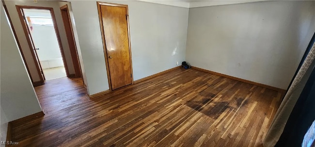 Photo - 12908 Oak St House