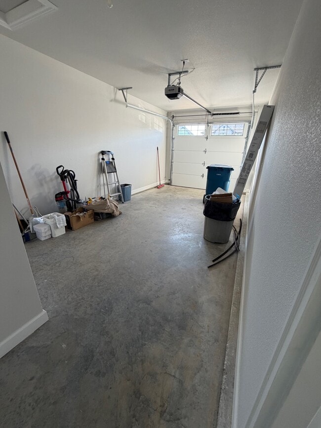 Building Photo - 83 SE 351st Rd