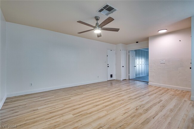 Building Photo - 383 Manzanita St