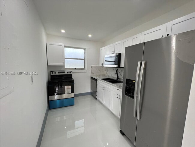 Building Photo - 2441 NW 32nd St
