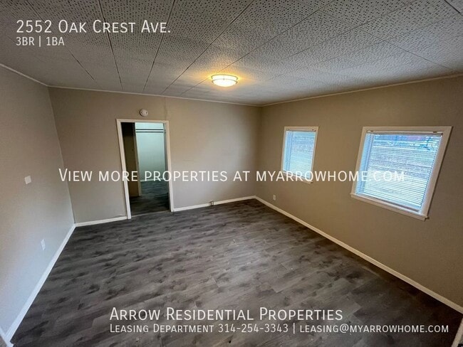 Building Photo - 2552 Oakcrest Ave