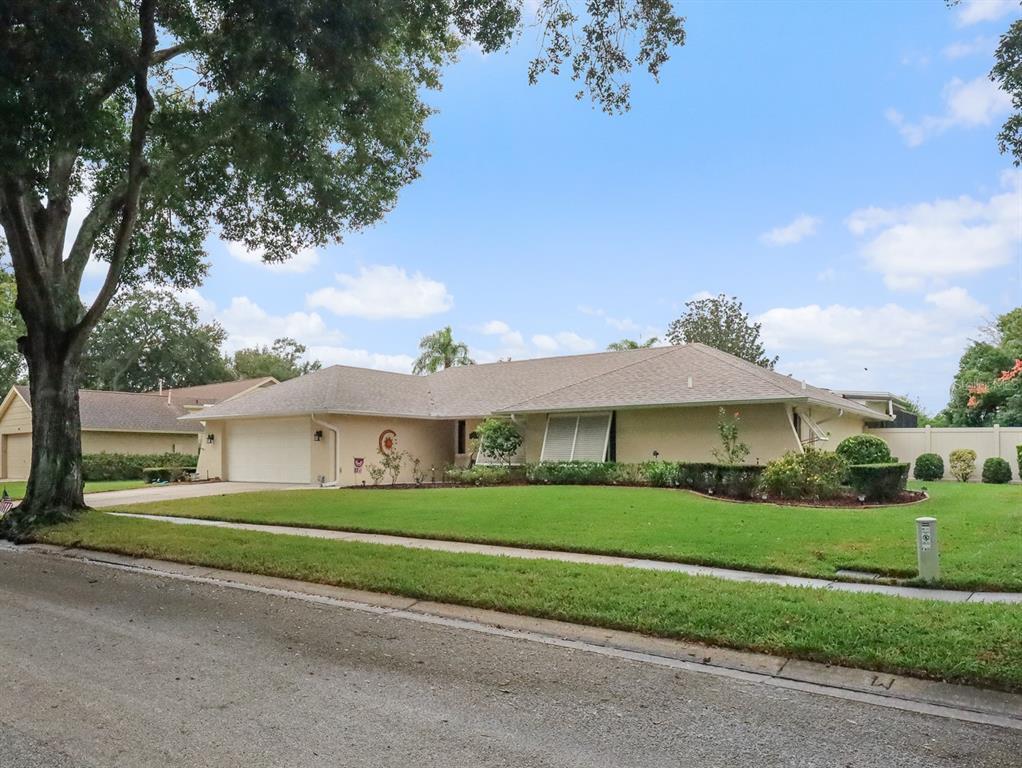 Primary Photo - 404 Lakeshore Dr