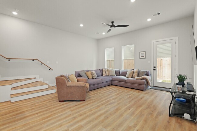 Foto del edificio - 2195 Mansfield St